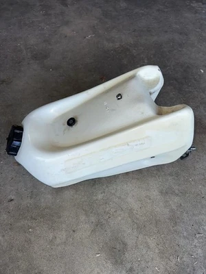 DESERT GAS TANK FOR CR250/CR125 88-90, CR500 89-01 - Image 1 of 4