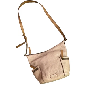 Bolso Bandolera FOSSIL EMERSON Rubor Cuero Rosa y Tostado Cremallera Bolsillos Boho - Imagen 1 de 10