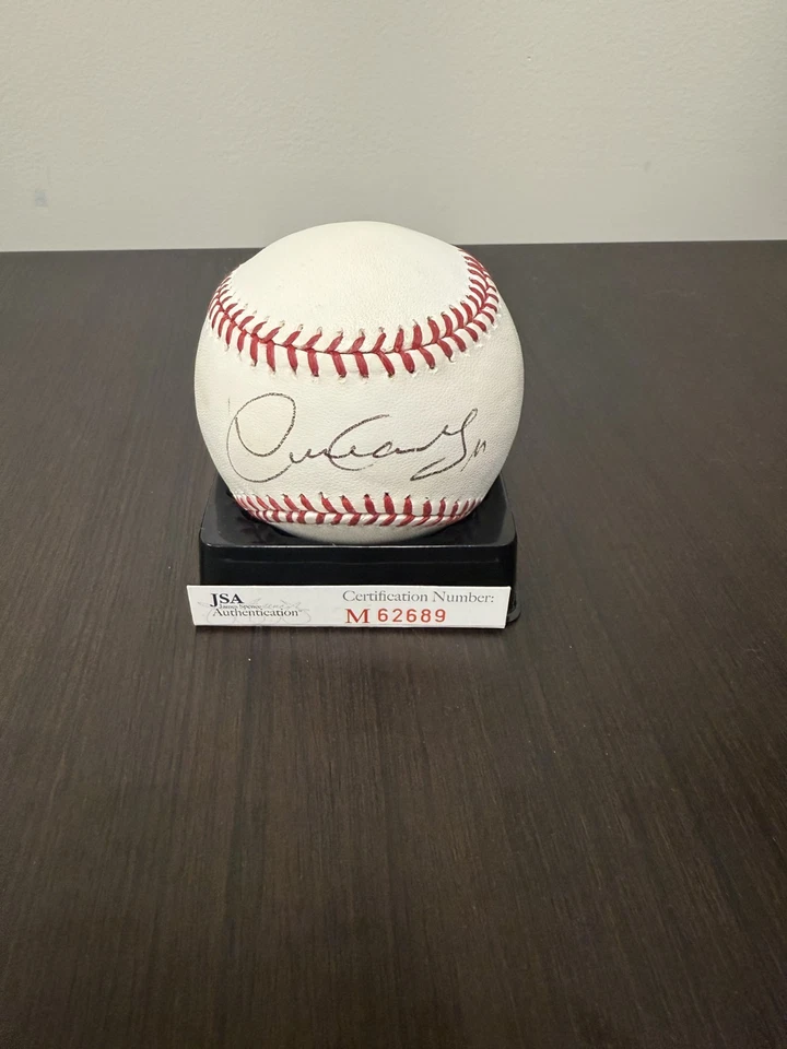 Béisbol firmado por Yunel Escobar JSA  Foto 1 de 1