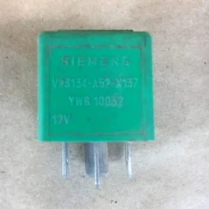 OEM Land Rover 5 Pin Multipurpose Green Relay Siemens V23134-A52-X137 Original - Bild 1 von 6