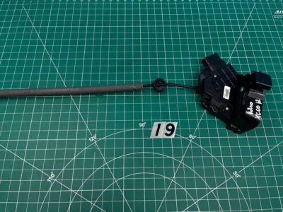 2010-2017 Volvo XC60 Front Right Door Latch Actuator 30799302 OEM - Image 1 of 4