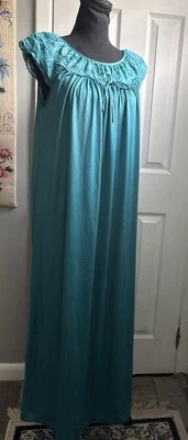Camisón Gilead vintage de nailon - verde azulado con encaje largo mediano 💗 Foto 1 de 4