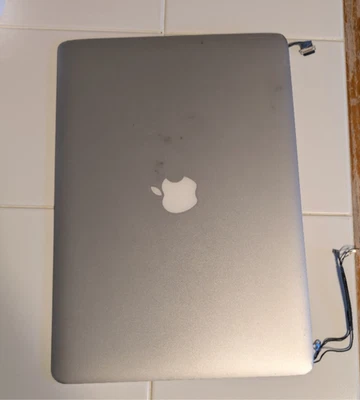 MacBook Pro 15 pulgadas 2015 conjunto de pantalla con cables Foto 1 de 2