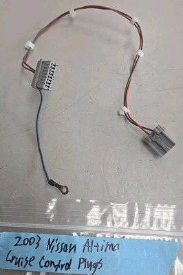 2003 Nissan Altima Steering Wheel Cruise Control Switch Plugs - Изображение 1 из 4