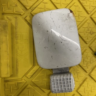 Оригинальная крышка двери наполнителя топливного бака для Hyundai Sonata 2015–2017 годов выпуска - Изображение 1 из 4