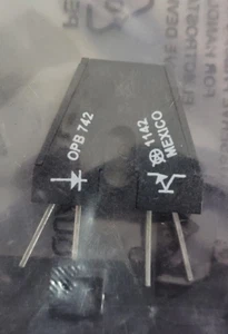 BRAND NEW (1  PC)    OPB742     OPEK    SENSR OPTO TRANS 3.81MM REFL PCB - Picture 1 of 2