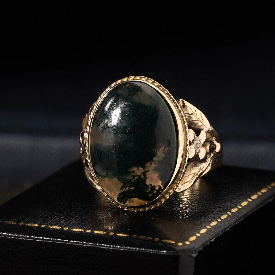 Anillo de sello ovalado de ágata musgo artesanal vintage hoja de flor de oro de 9 quilates talla Q 8 Foto 1 de 4