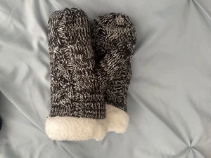 Victoria's Secret PINK Cozy Sherpa flip Mittens NEW black - Picture 1 of 2