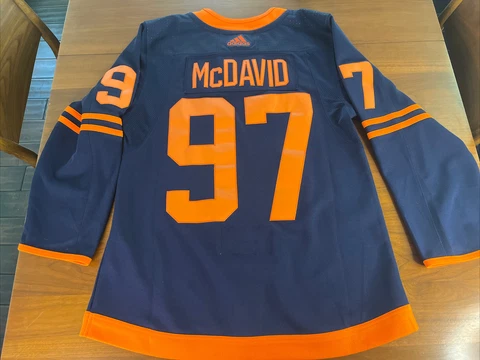 Edmonton Oilers Connor McDavid Alternative NHL Hockey Jersey Size 46 VERY RARE Cover