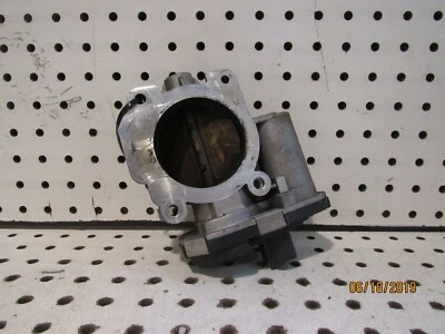 Chevrolet Malibu 2008 2009 2010 2011 2012 montaje de carrocería del acelerador Foto 1 de 3