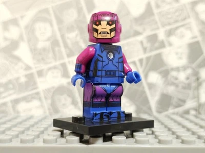 LEGO Marvel Superheroes X-Men Sentinel Minifigure - Image 1 of 4