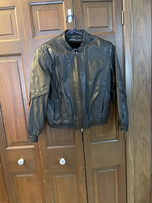 Винтажная женская кожаная мотоциклетная куртка Bermans черная размер 12  - Изображение 1 из 4