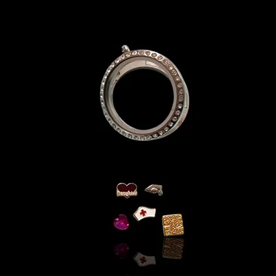 Pingente de berloque flutuante redondo de strass com berloques iniciais M enfermeira filha - Imagem 1 de 4