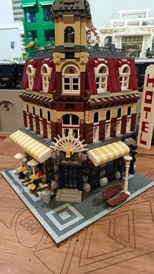 LEGO Cafe Corner (10182) -Read - Image 1 of 4