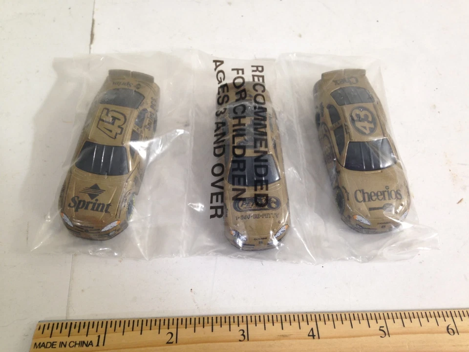 Die case NasCar Hot Wheels Racing Gold Car Lot Petty Racing, Sprint Cheerios Novo na embalagem - Imagem 1 de 4