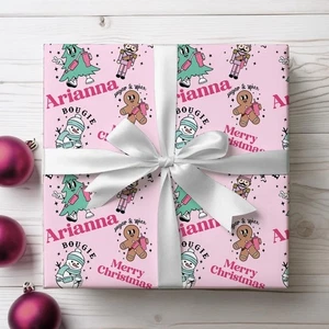 Papel de envolver navideño personalizado Bougie Girl, envoltura navideña taza Stanley rosa - Imagen 1 de 6