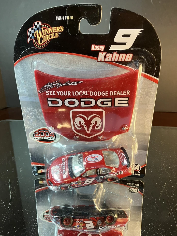 Kasey Kahne #9 Dodge Dealers Rookie Of The Year 2004 Dodge Intrepid Hood Series — 第 1/1 张图片