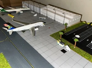 1/400 Custom Projects Terminal/Building (Real/Fictional) (Read Disc) - Picture 1 of 8