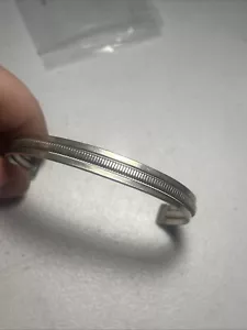 Brazalete de plata esterlina navajo nativo americano firmado por Tahe - Imagen 1 de 6