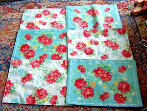 6 Tovagliette Pioneer Donna Ricamate Sweet Rose Reversibili NUOVE Rosso Blu 14x19” - Foto 1 di 4