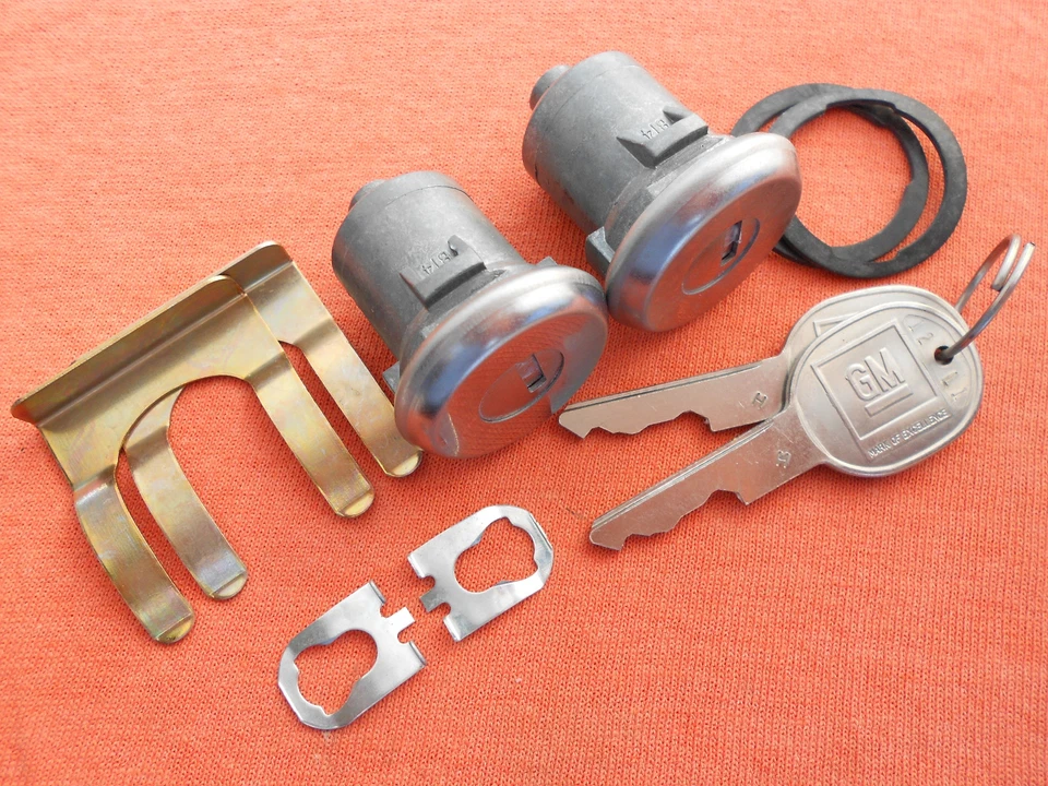  CHEVY C10 C20 C30 GMC C15 C25 35 TRUCK DOOR LOCKS 1967 1968 1969 1970 1971 1972 - Image 1 of 1