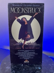 1987 Moonstruck VHS Cher & Nicolas Cage - Picture 1 of 6