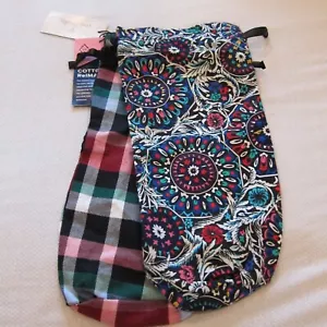 VERA BRADLEY SET 2 BOTTLE GIFT BAGS STAINED GLASS MEDALLION & RIBBONS PLAID NEW - Picture 1 of 3