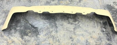 Parachoques delantero Ford Mustang 1971-1973 panel de llenado inferior Foto 1 de 4