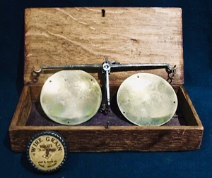 Vintage tragbare Waage in Holz Aufbewahrungsbox ~ sehr alt! Schmuckwaage - Bild 1 von 3