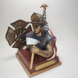 Duty, Honor, Courage; Badge of Bravery Figurine No. A3318 The Bradford Exchange - Picture 1 of 6