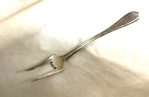 FRANKLIN SILVER Plate CO 1912-1920 Two Prong OLIVE / PICKLE SEAFOOD FORK - 6" - Picture 1 of 4