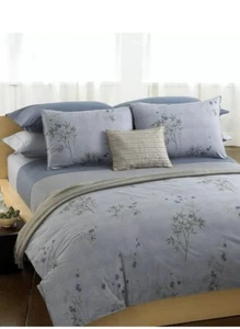 CALVIN KLEIN BAMBOO FLOWER RHYTHMIC STRIPES QUEEN COMFORTER 2 SHAM PILLOWCASES - Picture 1 of 2