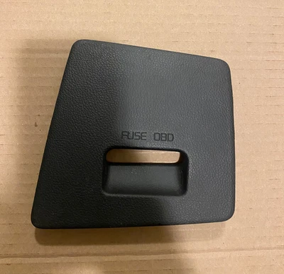 Cubierta interior de caja de fusibles KIA Cadenza 2014-2016 panel de bloque de ajuste tablero negro Foto 1 de 2