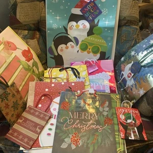 12 Geschenktüten Weihnachten, Geburtstag in verschiedenen Größen & Mustern, Farben - Bild 1 von 13