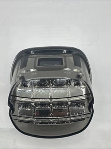 Luz de freno trasera LED ahumada Harley 67800440 OEM 22-24 Low Rider ST - Imagen 1 de 11