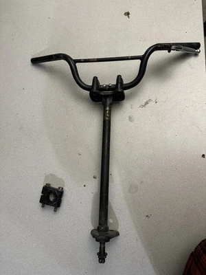 Manillar y columna de dirección usados OEM Suzuki LT50 (1980’s) Foto 1 de 4