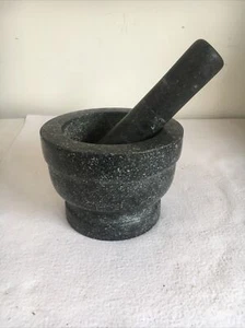 large stone pestle and mortar - Picture 1 of 6