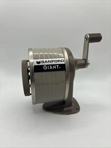Sacapuntas gigante Sanford vintage gris seis agujeros mesa escritorio montaje en pared - usado - Imagen 1 de 5