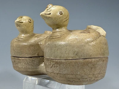 RARE Thai Sukhothai Sawankhalok  Pottery  Bird Shape Double Jarlet ca. 13-14th c - Image 1 of 4