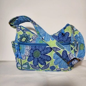 Vera Bradley kleine Stoff-Umhängetasche Blumendruck nicht mehr produziert Lizzy Doodle Daisy. - Bild 1 von 10