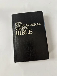 Holy Bible NIV 1986 Zondervan ISBN 0-310-90405-6 black Leather GUC. Vintage! - Bild 1 von 10