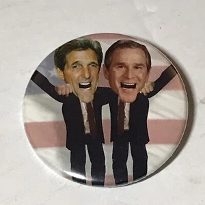 Bush Kerry Abrazando 2004 Elecciones Calavera y Huesos Sociedad Secreta 322 Uniparty - Imagen 1 de 2