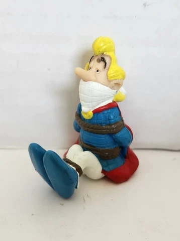 ASTERIX and OBELIX (Assurancetourix) character  6cm PVC Figure Cover