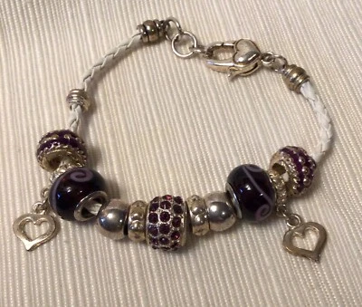 Pulsera hecha a mano con cuentas de vidrio púrpura estrás tono plata corazón encanto Foto 1 de 4