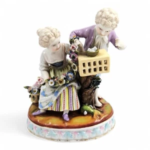 Antique porcelain group figurine of children in garden, 19th century - Picture 1 of 10