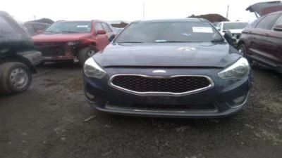 Conjunto de filtro de aire usado se adapta a: Kia Cadenza 2014 3,3 grado A Foto 1 de 4