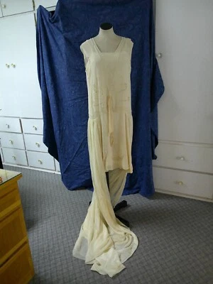 1920s Wedding Gown Dress - ivory silk and crepe, intricate beading, long train! - Image 1 of 4