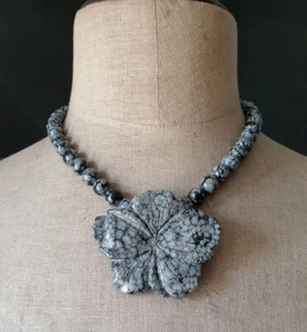 Vintage Edelstein Schmuck Halskette OBSIDIAN MIT BLUME UND SILBERVERSCHLUSS - Bild 1 von 2