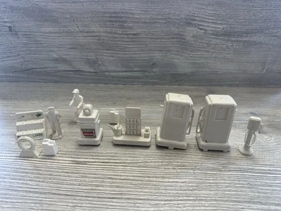 Lot Of Vintage Gas  Station Playset Parts Figure & Accessories - Image 1 of 4