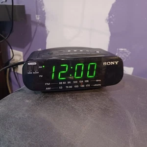 Sony Dream Machine Alarm Clock AM/FM Radio  - Works Great - Picture 1 of 3
